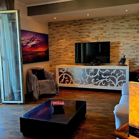 Nizzeti Catania Sicily Sea View * Aci Catena